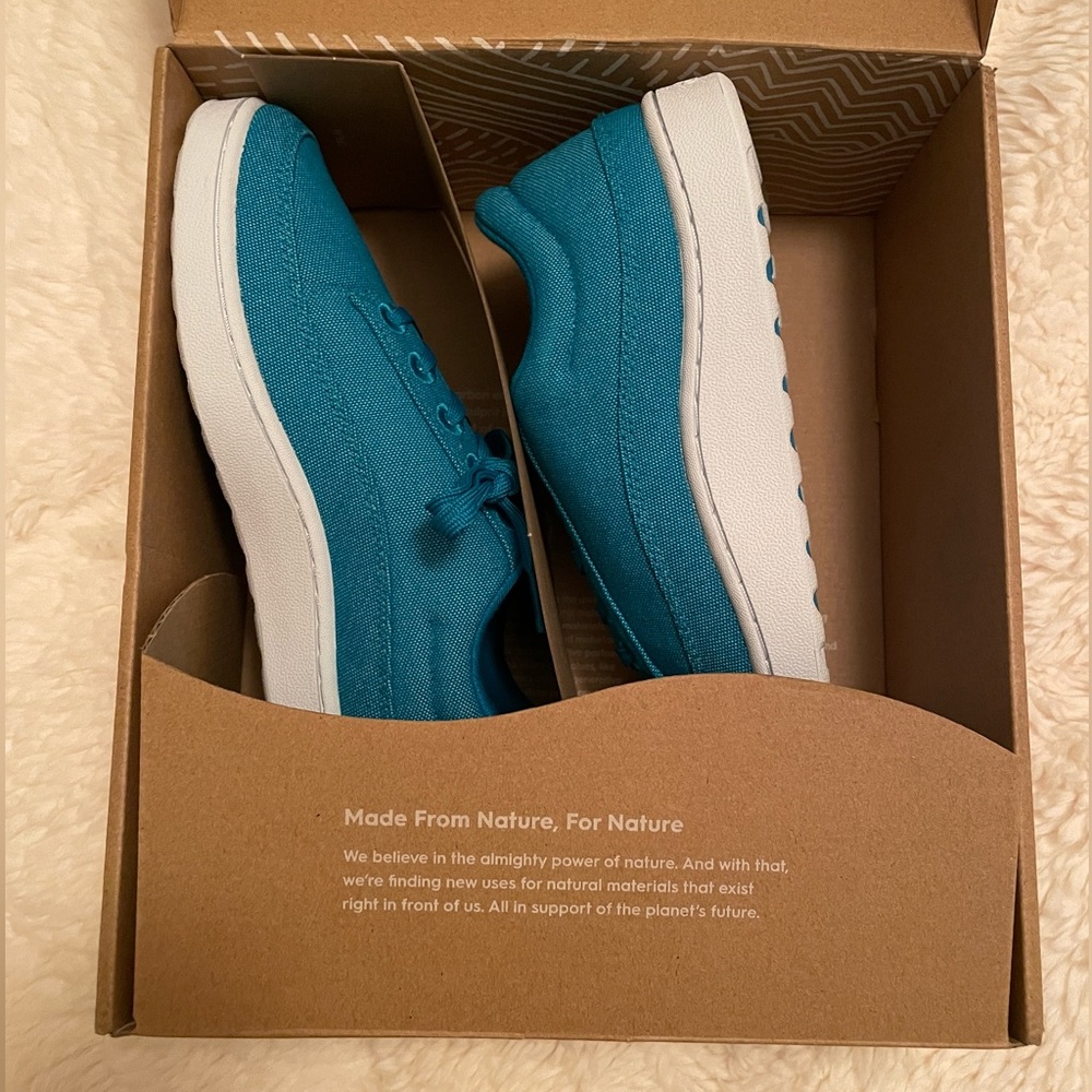 NIB Allbirds canvas shoes